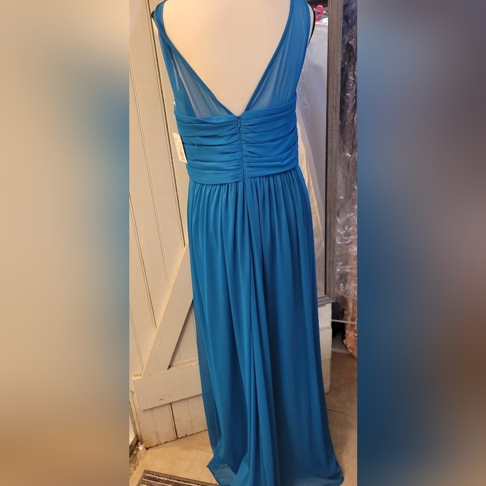 Elegant Blue Sleeveless Dress - Picture 4 of 7